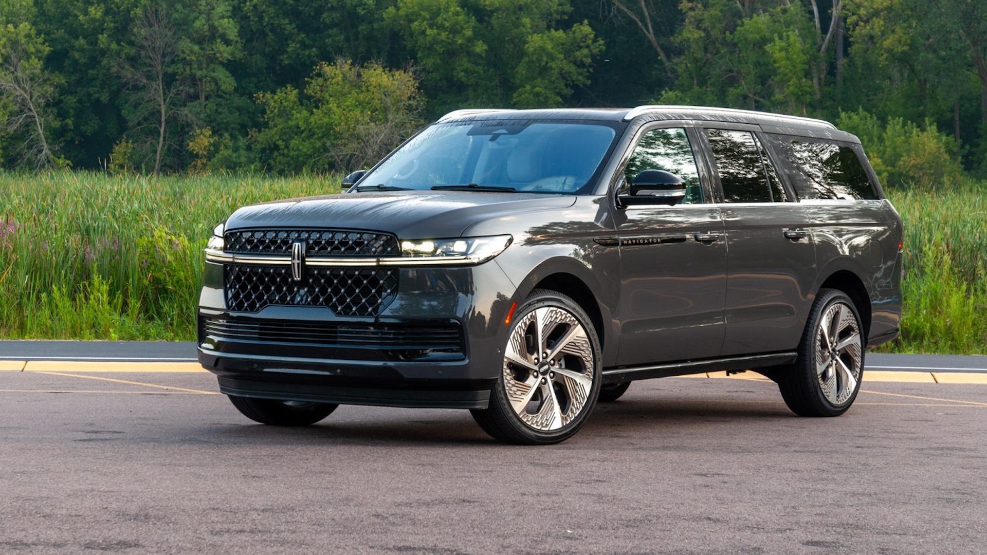 2025 Lincoln Navigator L Review: The Cigar Lounge Is Now a Spa