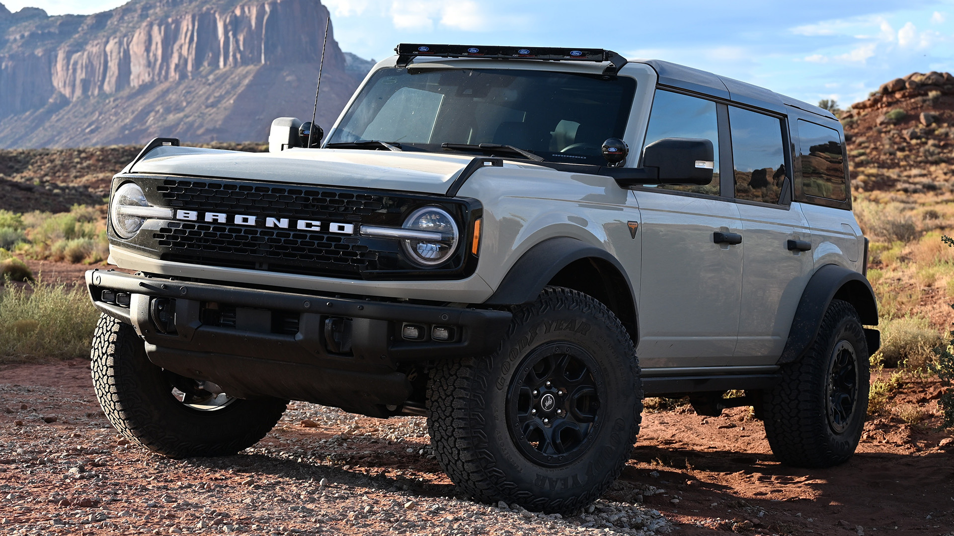 Ford Bronco Sales Are Threatening the Jeep Wrangler’s Dominance for the First Time