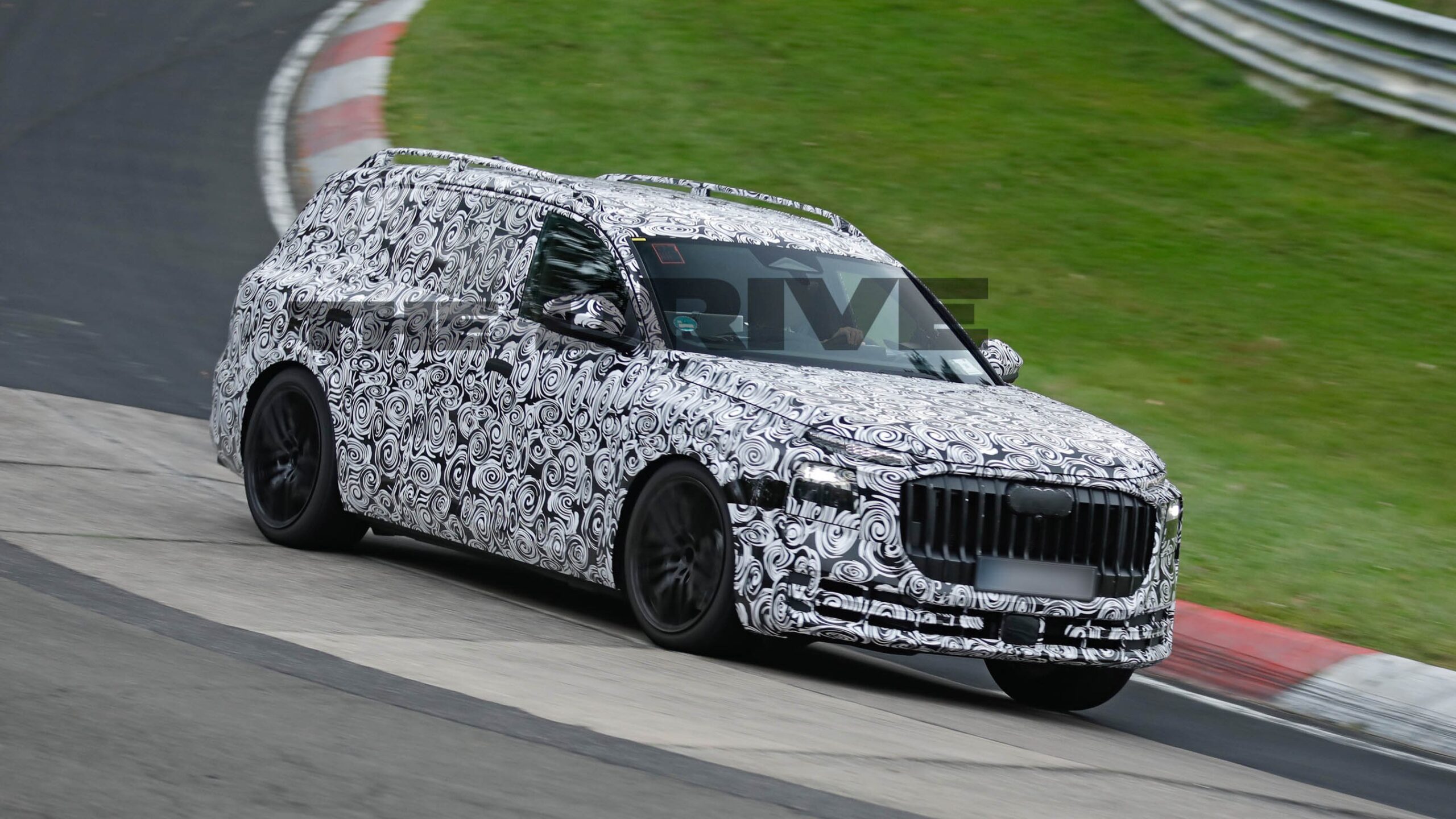 Audi Aims for Mercedes-Maybach With Q9 Horch SUV: Spy Shots