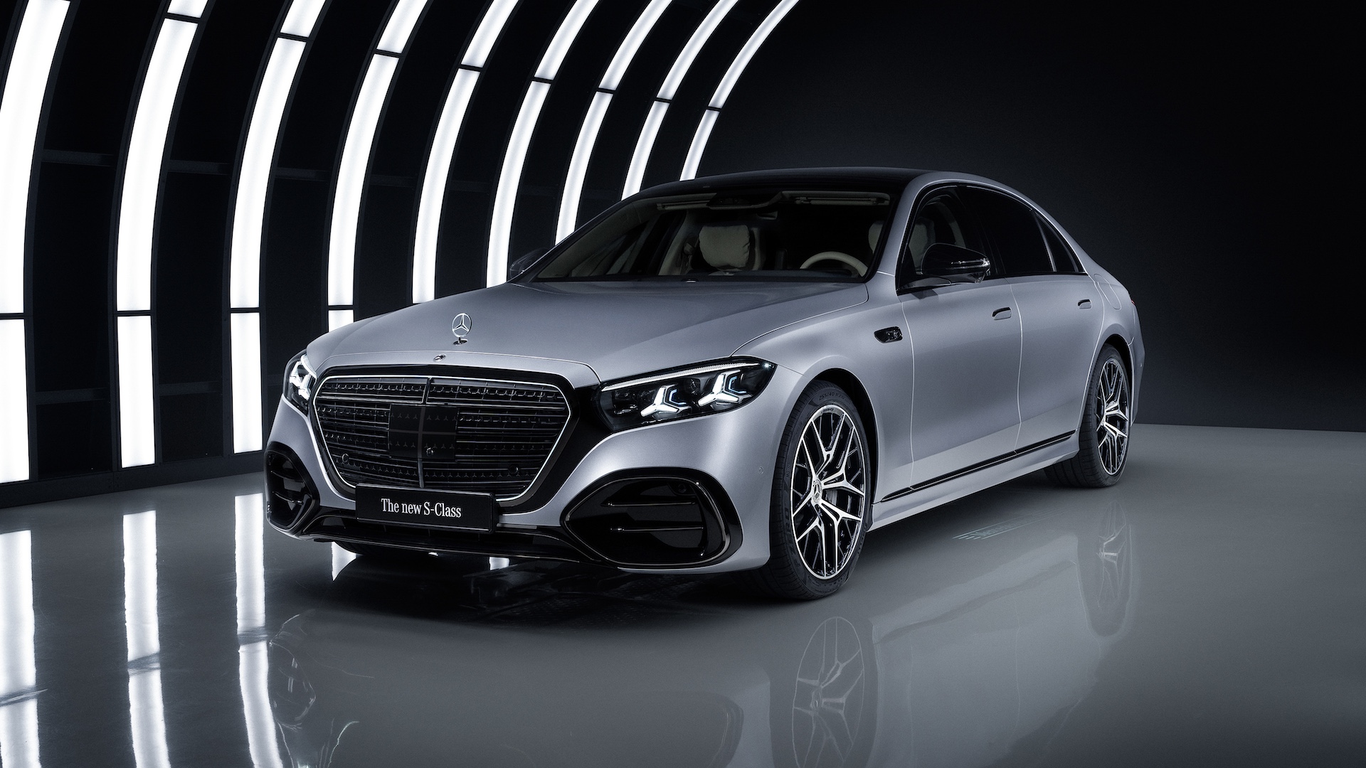 2027 Mercedes-Benz S-Class Is a Rolling Supercomputer With Heated Seatbelts