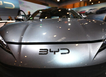 The War in Iran Is Saving China’s Biggest EV Maker Right Now: TDS